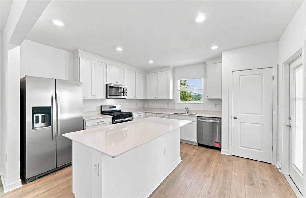 Stylish Kitchen w/Whirpool Stainless Steel Appliances