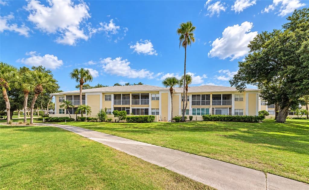 Property for sale at 421 CERROMAR TERRACE UNIT 469, VENICE, FL, 34293
