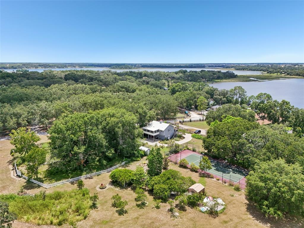 Country Living on 2.5 Acres Overview