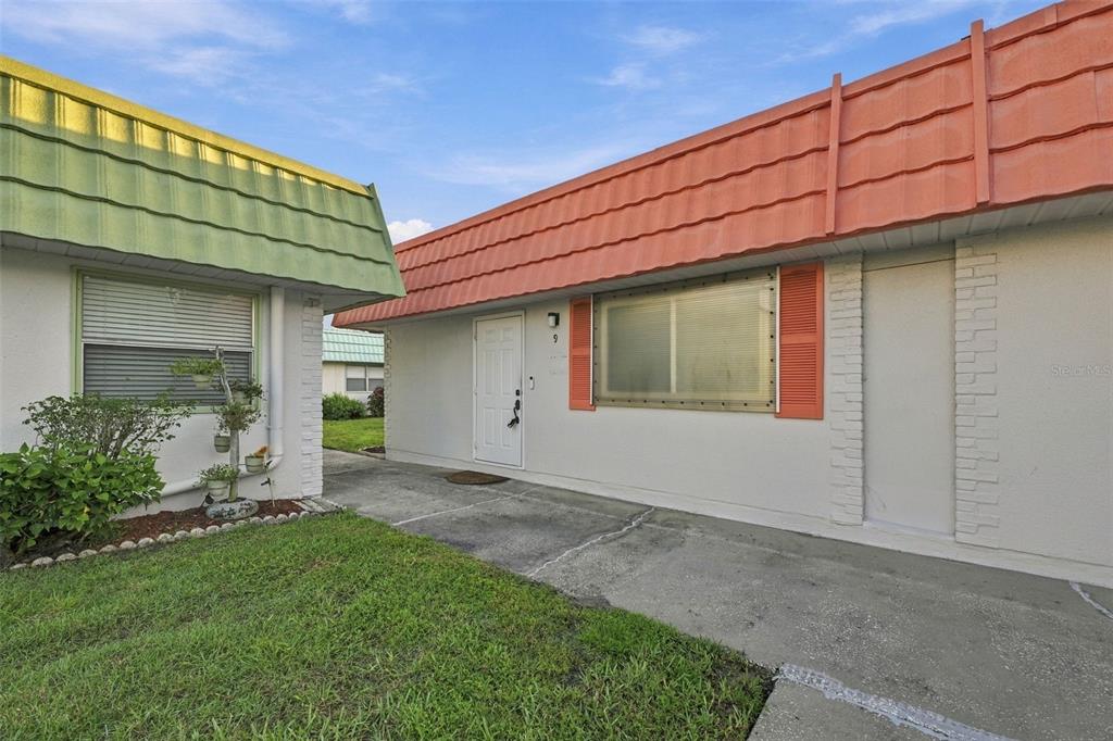 Property for sale at 1802 BEDFORD LANE UNIT 9, SUN CITY CENTER, FL, 33573