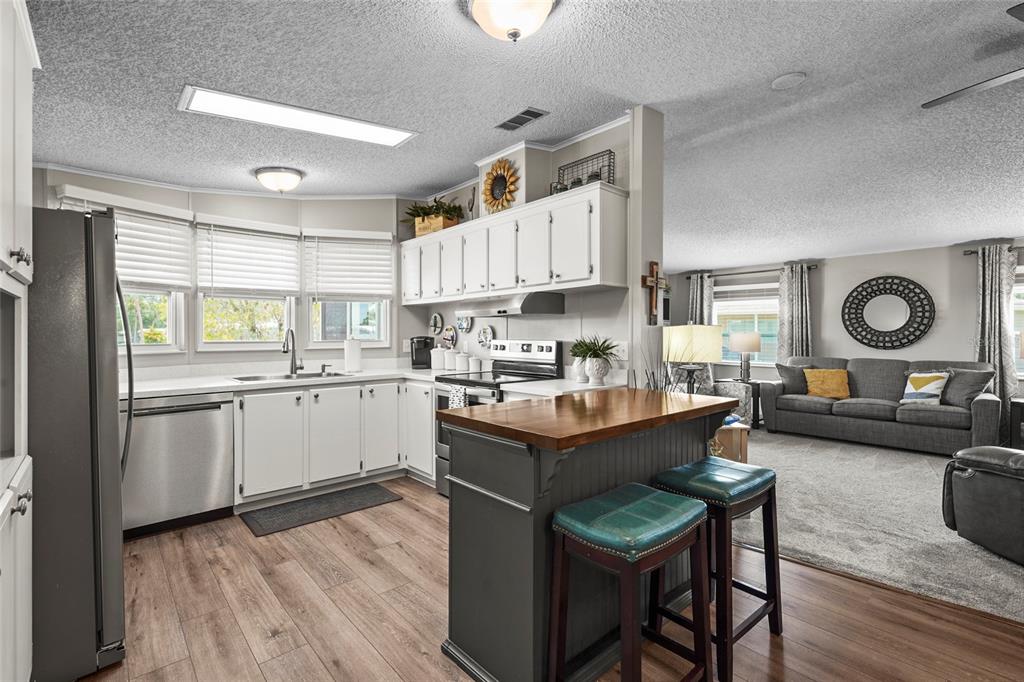 Property for sale at 8470 IMPERIAL CIRCLE, PALMETTO, FL, 34221