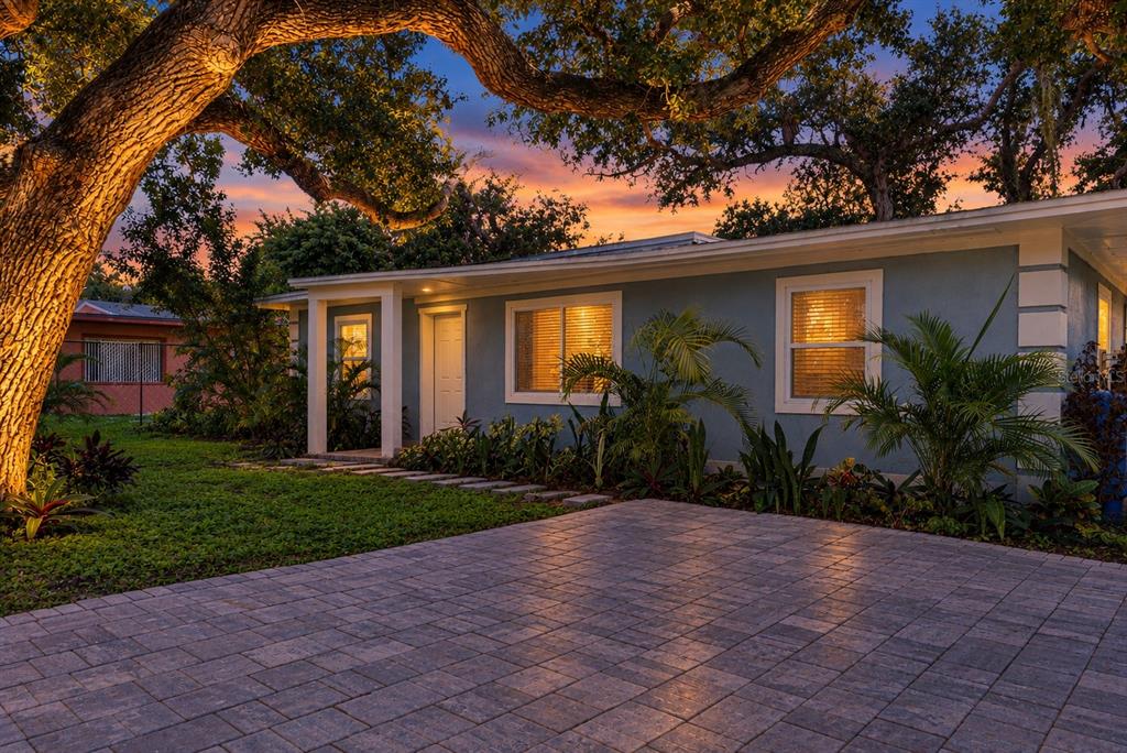 Property for sale at 1112 SUNSET AVENUE, NOKOMIS, FL, 34275