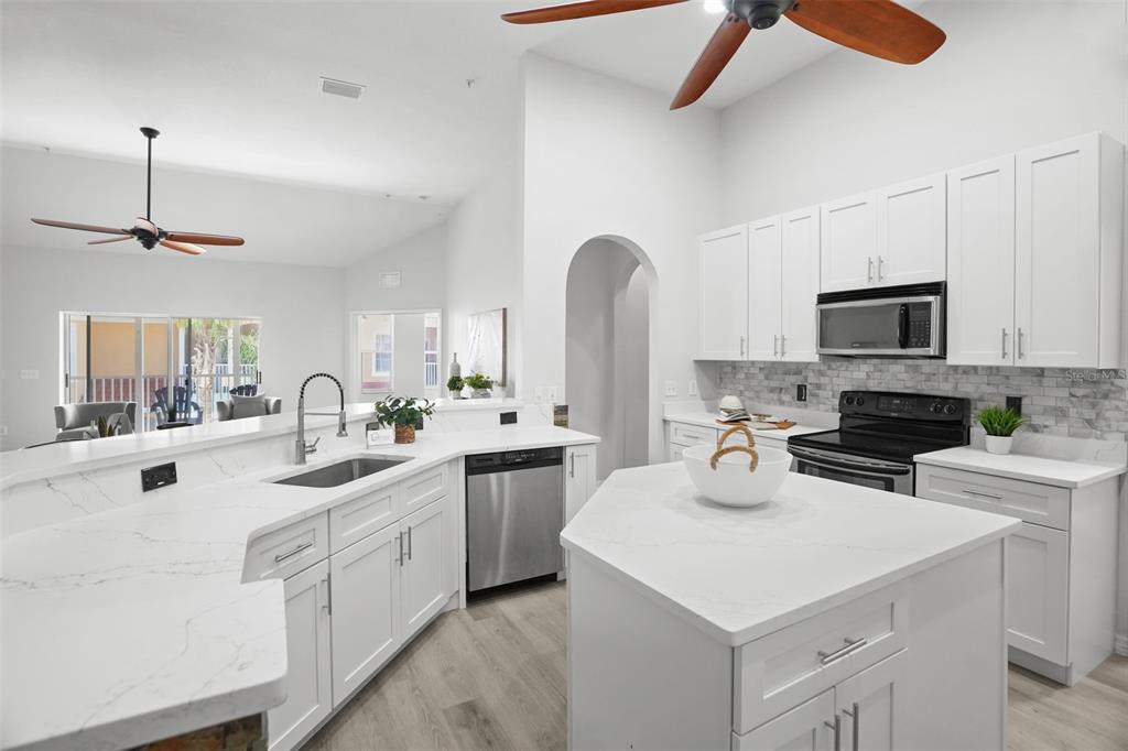 Property for sale at 21019 SUNPOINT WAY UNIT #201, LUTZ, FL, 33558