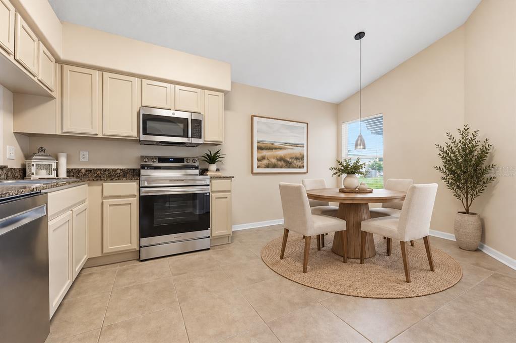 BREAKFAST AREA - VIRTUALLY STAGED