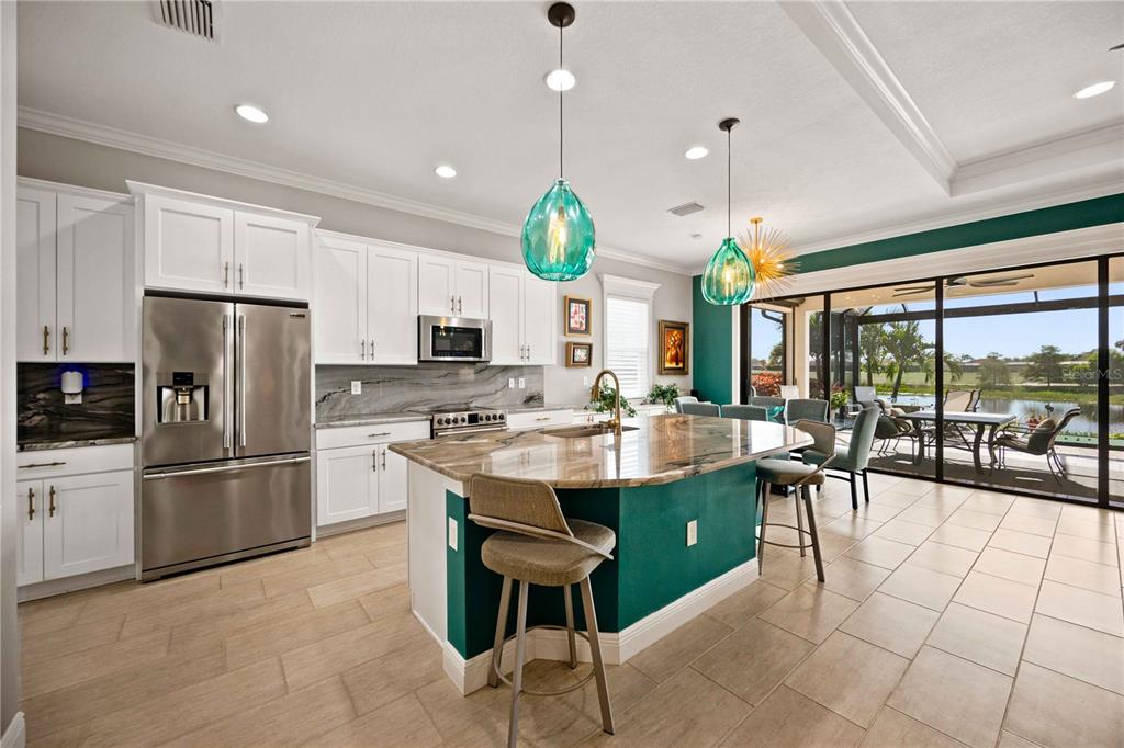 Stunning kitchen - quartzite countertops