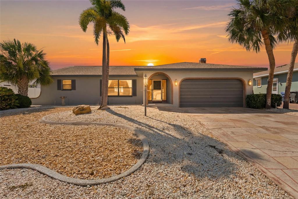 Property for sale at 921 BIRDIE WAY, APOLLO BEACH, FL, 33572