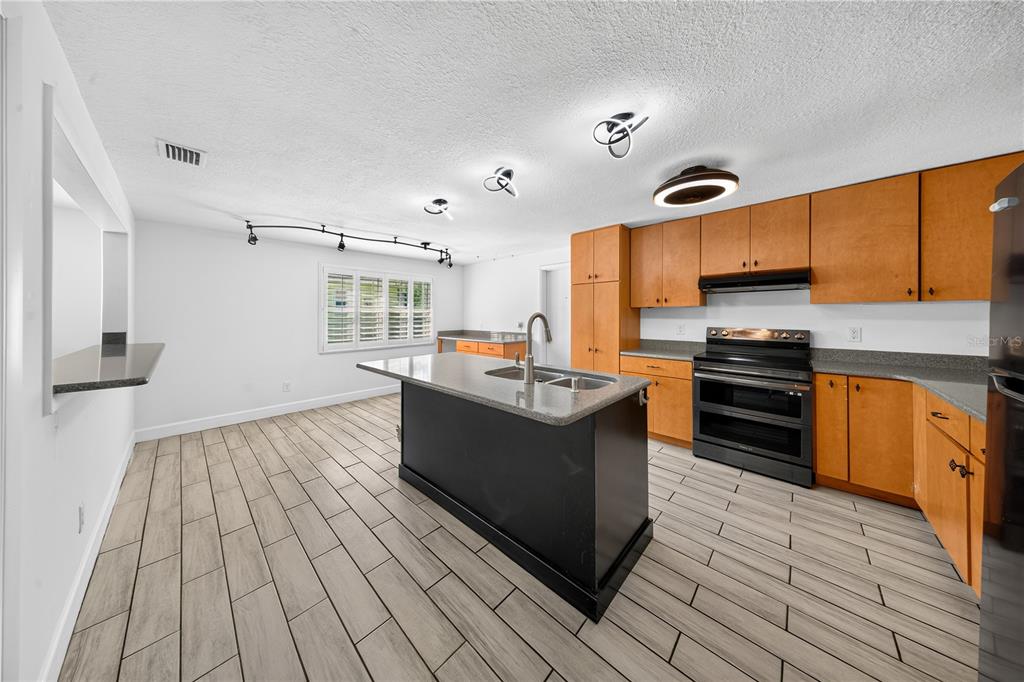 Property for sale at 986 LEXINGTON DRIVE, DUNEDIN, FL, 34698