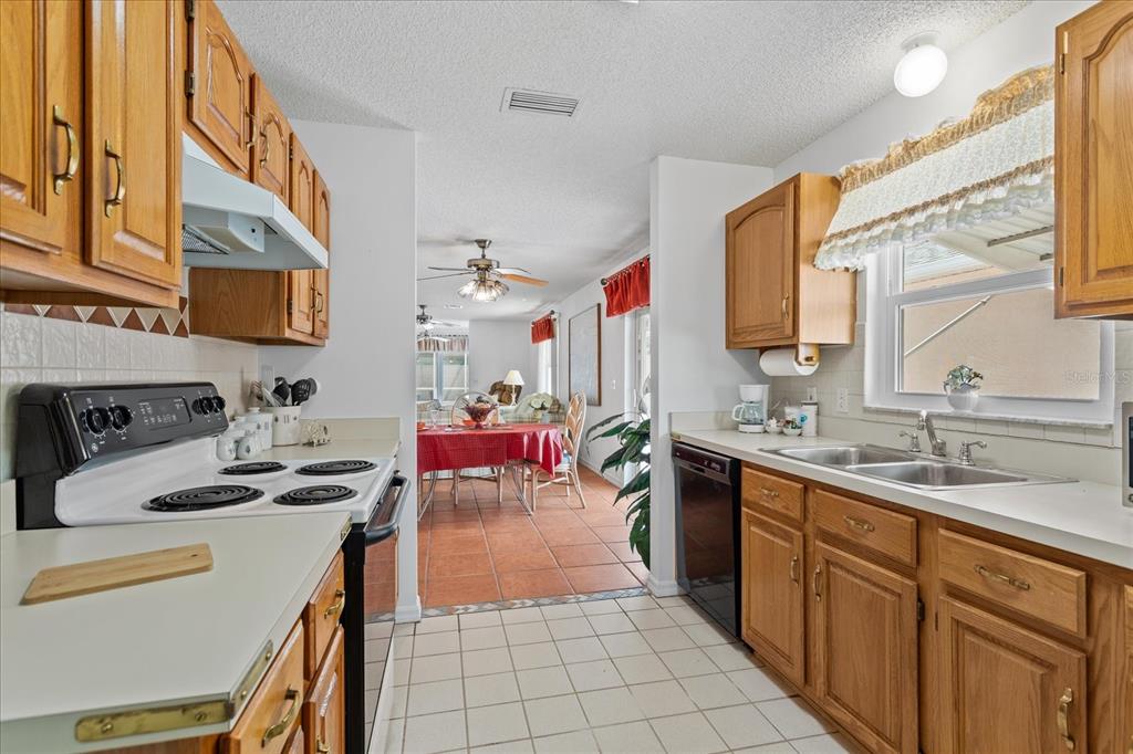 Property for sale at 952 AVALON AVENUE, THE VILLAGES, FL, 32159