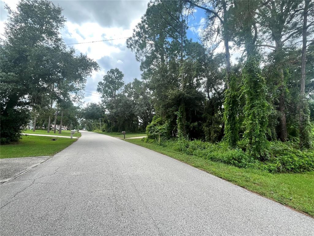 Property for sale at 33305 GRAND PRIX DRIVE, SEBRING, FL, 33872