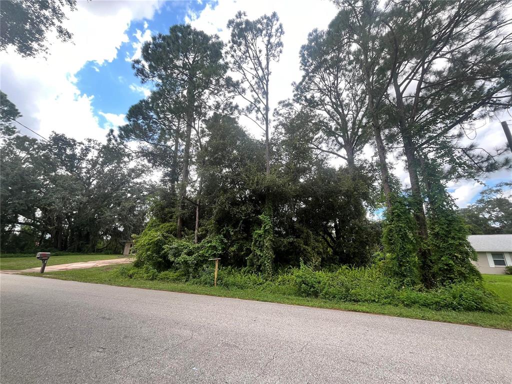 Property for sale at 33305 GRAND PRIX DRIVE, SEBRING, FL, 33872