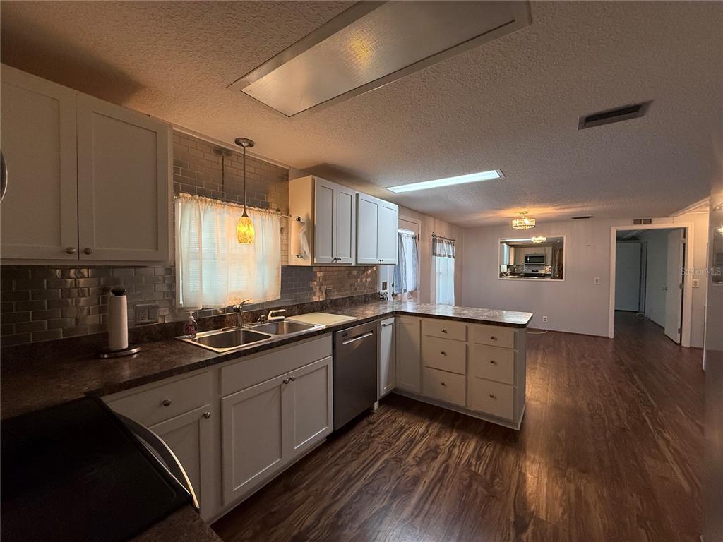 Property for sale at 17 N BOBWHITE ROAD, WILDWOOD, FL, 34785