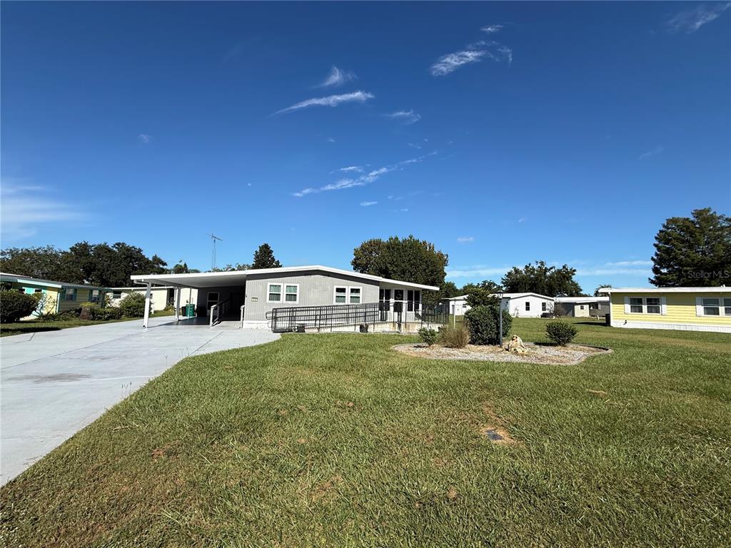 Property for sale at 17 N BOBWHITE ROAD, WILDWOOD, FL, 34785