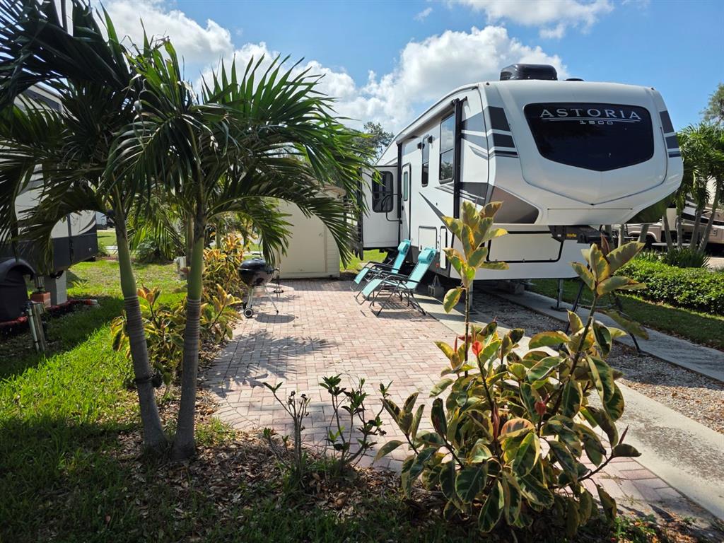 Lot 200 when there is an RV