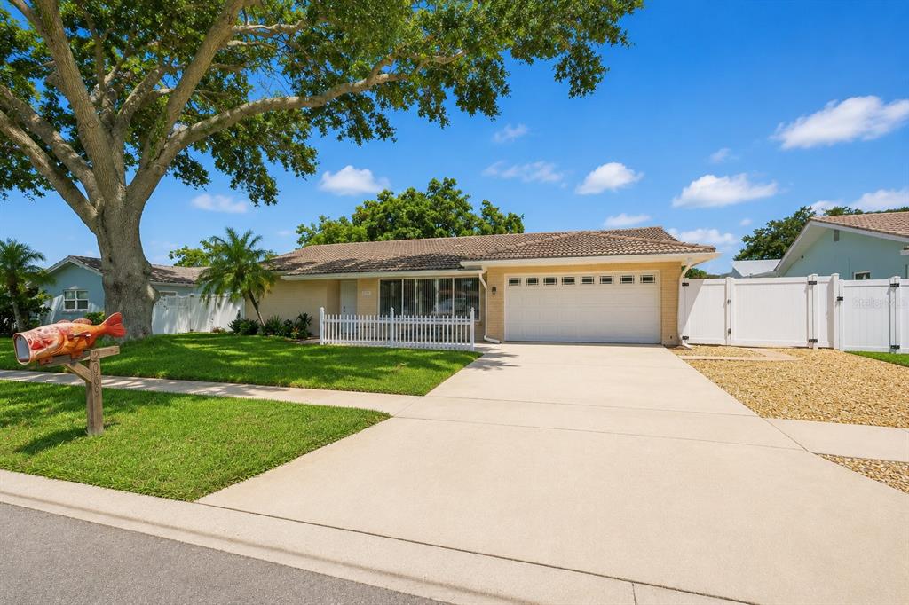Property for sale at 2069 KINGFISHER DRIVE, PALM HARBOR, FL, 34683