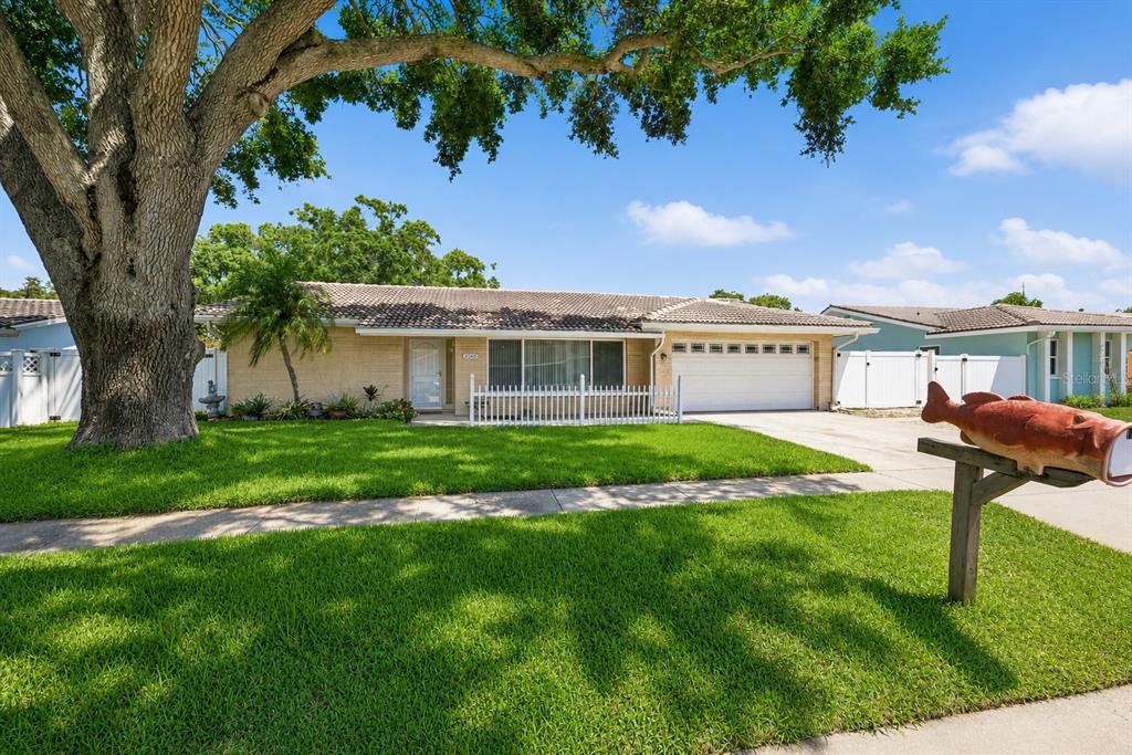 Property for sale at 2069 KINGFISHER DRIVE, PALM HARBOR, FL, 34683