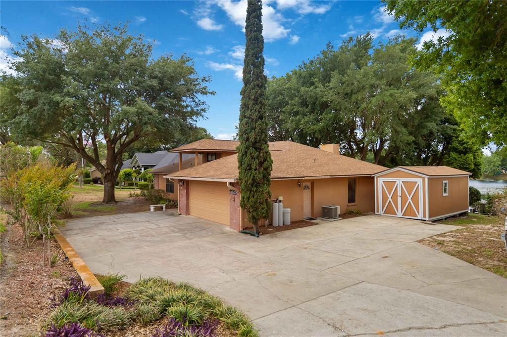 Property for sale at 9835 LAKESHORE DRIVE, CLERMONT, FL, 34711