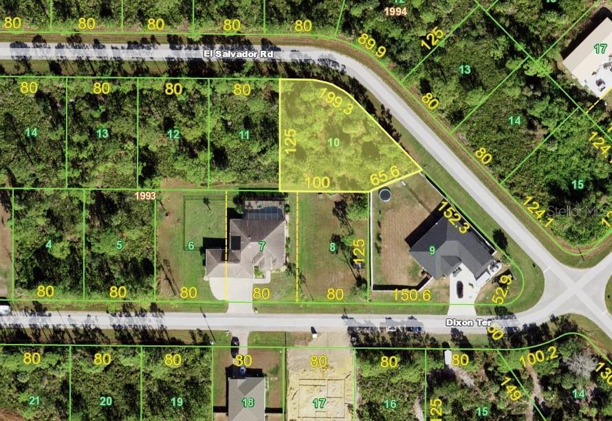 OVERSIZED nearly 200 ft road frontage
