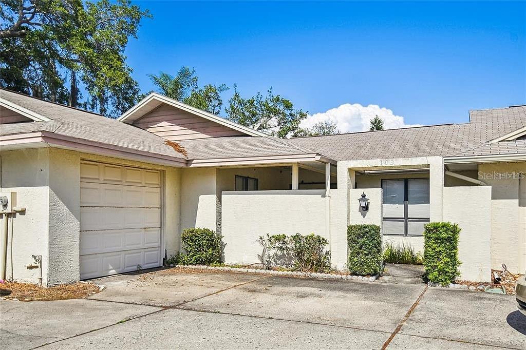 Property for sale at 103 LAKESIDE COLONY DRIVE, TARPON SPRINGS, FL, 34689