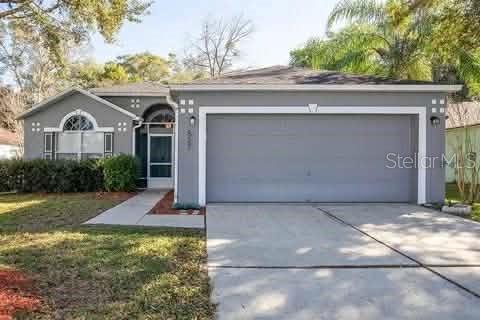 Property for sale at 527 DOMINISH ESTATES DRIVE, APOPKA, FL, 32712
