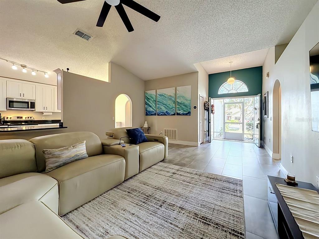 Property for sale at 527 DOMINISH ESTATES DRIVE, APOPKA, FL, 32712