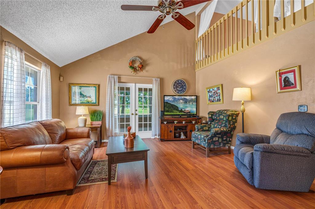 Open & Bright Living Area