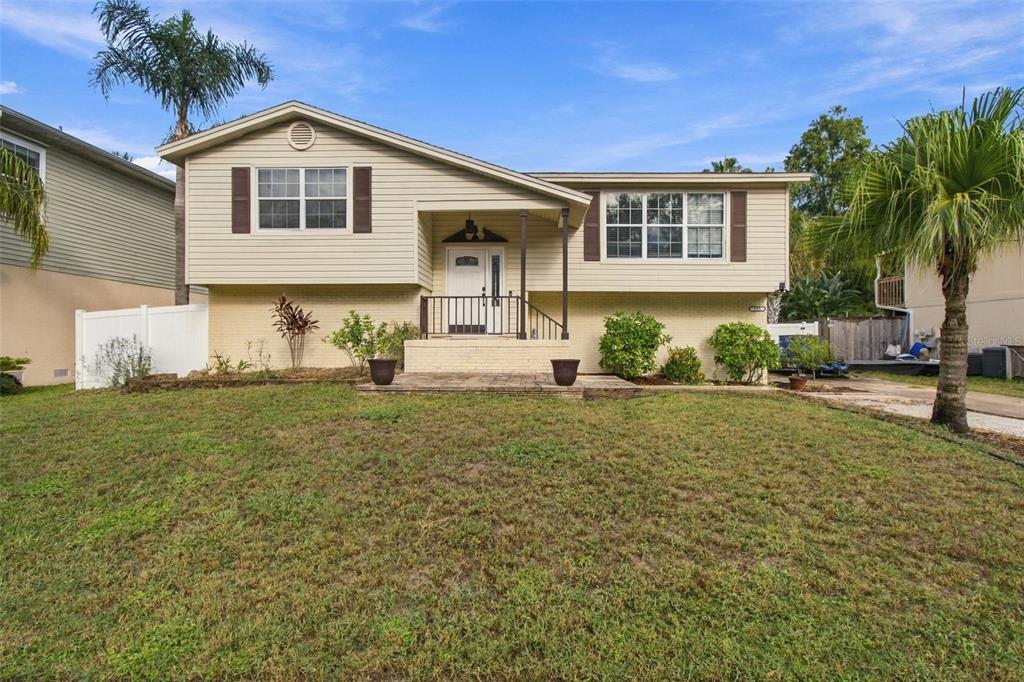 Property for sale at 915 LYNNLEA LANE, TARPON SPRINGS, FL, 34689