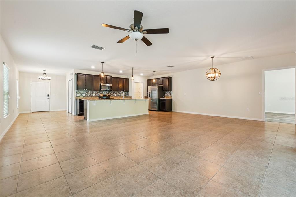 Property for sale at 185 HAMLET LOOP, DAVENPORT, FL, 33837