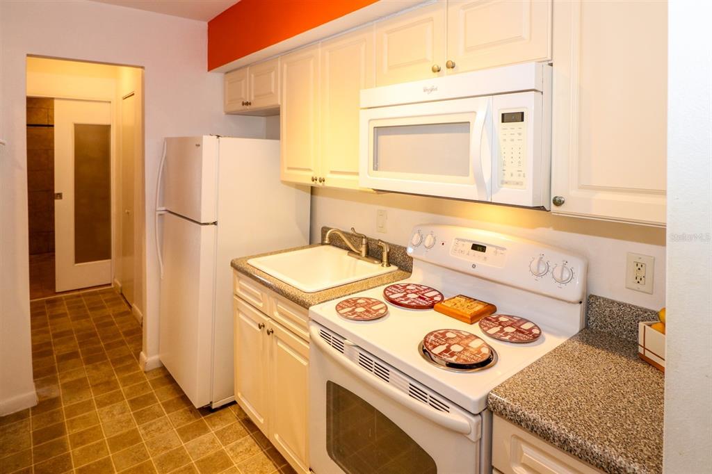 Kitchen & Hall