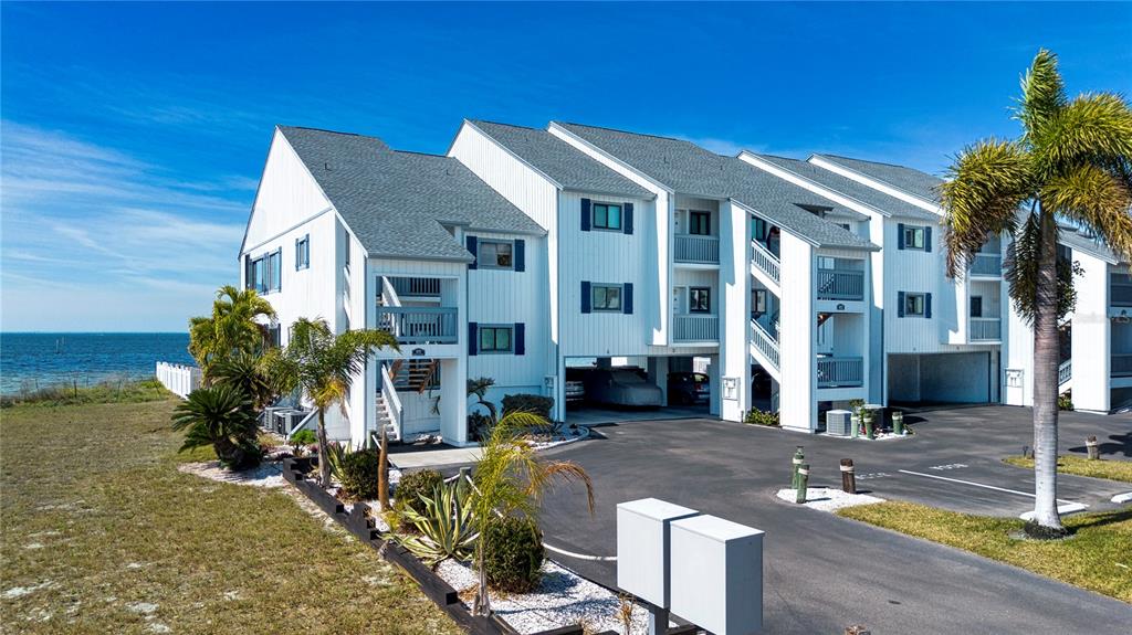 Property for sale at 802 BAHIA DEL SOL DRIVE UNIT 6, RUSKIN, FL, 33570