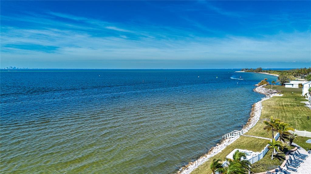 Property for sale at 802 BAHIA DEL SOL DRIVE UNIT 6, RUSKIN, FL, 33570