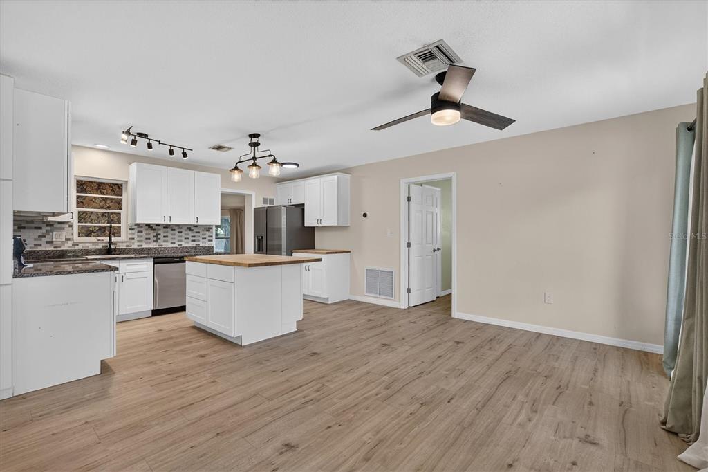Property for sale at 715 W BAYSHORE DRIVE, TARPON SPRINGS, FL, 34689