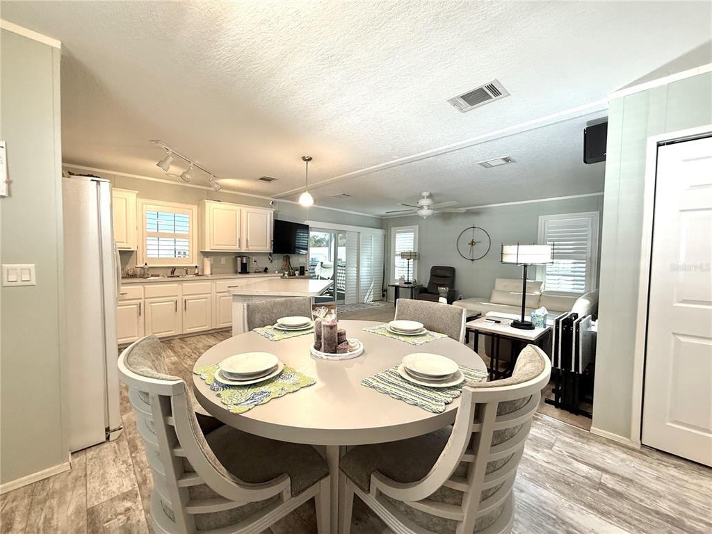 Property for sale at 124 E SAINT ANNES CIRCLE, APOLLO BEACH, FL, 33572