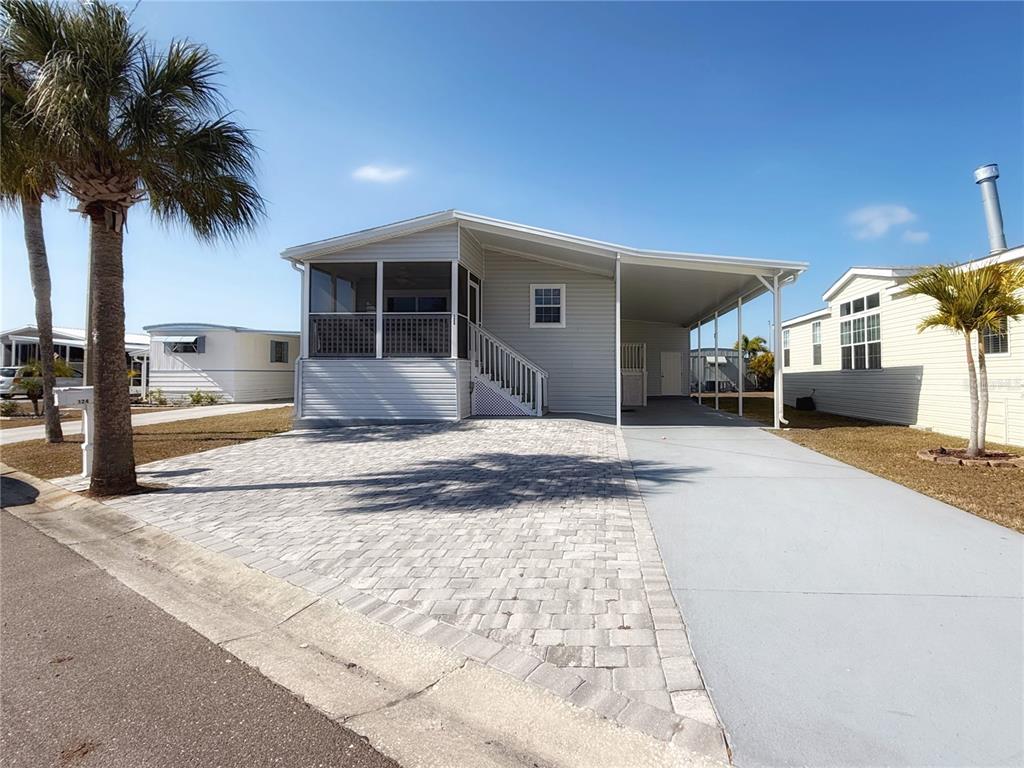 Property for sale at 124 E SAINT ANNES CIRCLE, APOLLO BEACH, FL, 33572