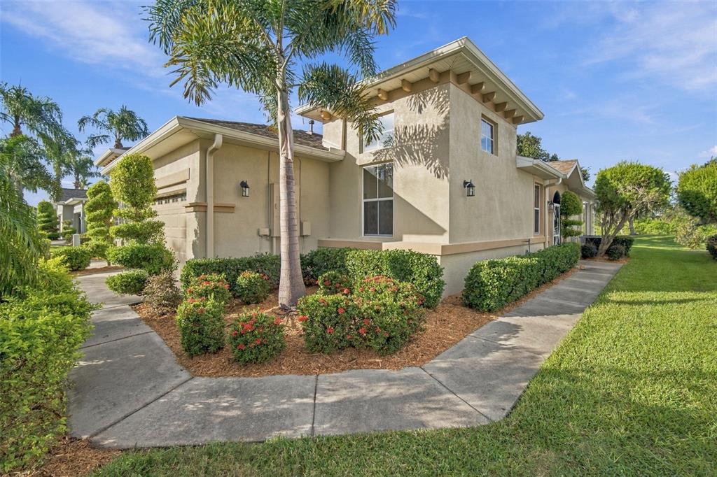 Property for sale at 1248 LYNDHURST GREENS DRIVE UNIT 1248, SUN CITY CENTER, FL, 33573