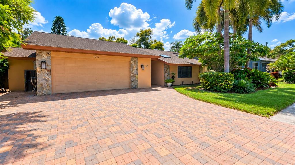 Property for sale at 1040 ROSETREE LN, TARPON SPRINGS, FL, 34689
