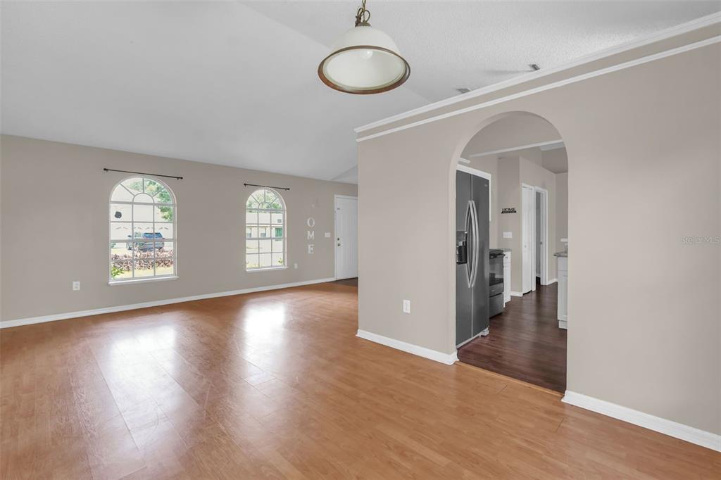 Living room/ dinning room combo