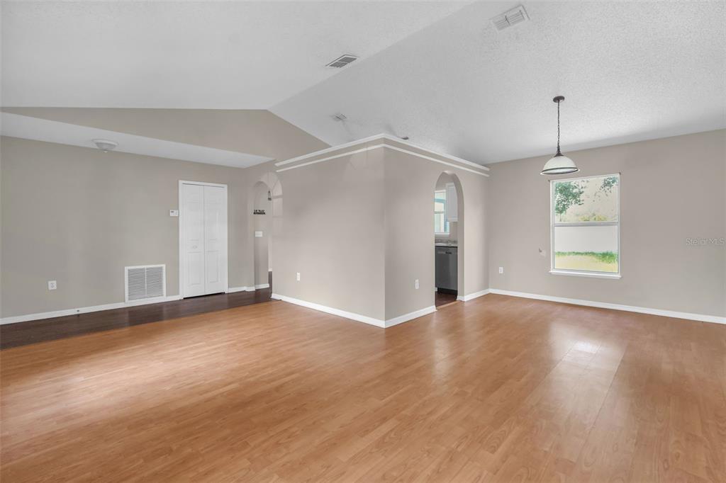 Living room/dinning room combo