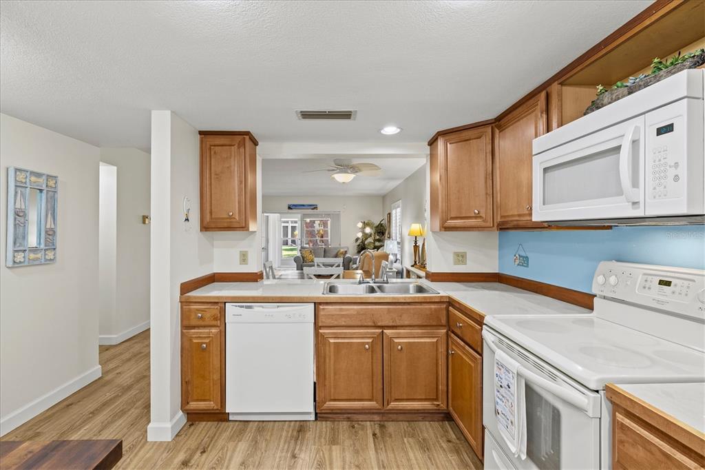 Property for sale at 404 PINEBROOK CRESCENT UNIT 4, VENICE, FL, 34285