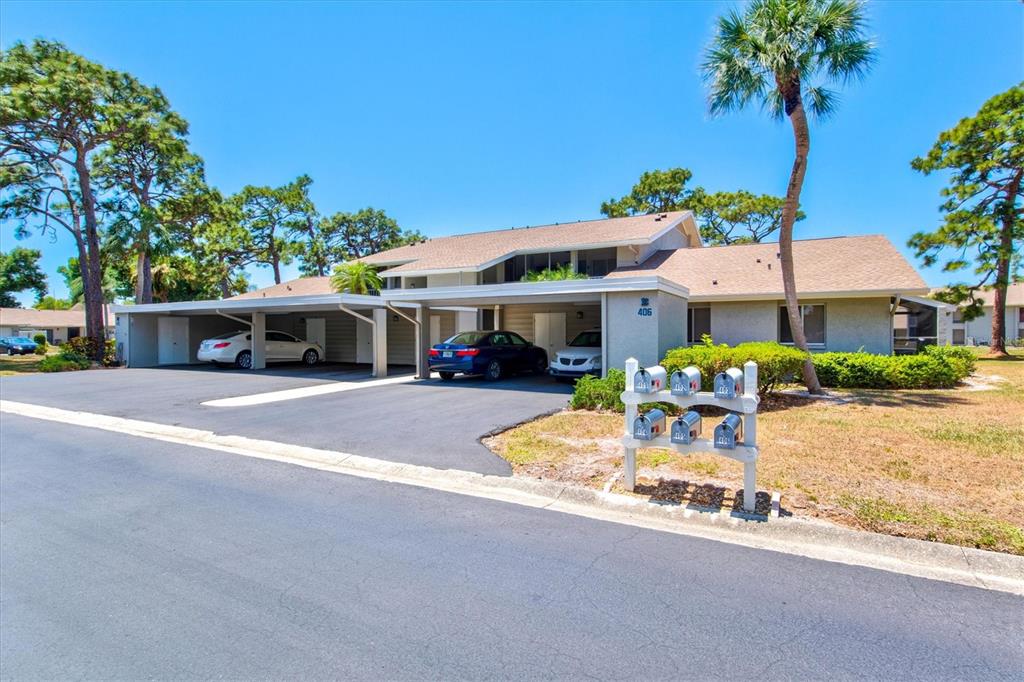 Property for sale at 404 PINEBROOK CRESCENT UNIT 4, VENICE, FL, 34285