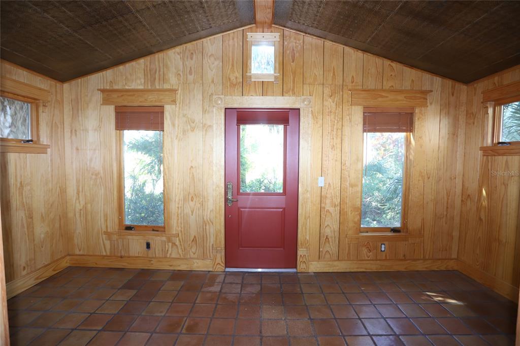 272-A Entry foyer