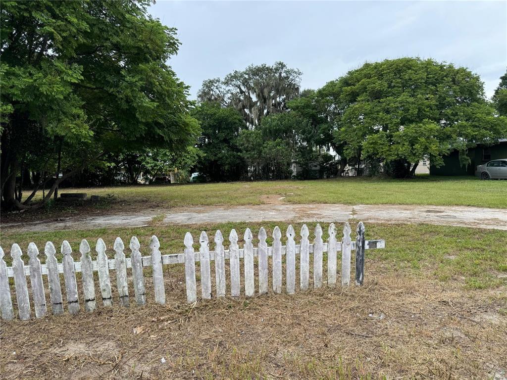 Property for sale at 128 W NORTHSIDE DRIVE, LAKE WALES, FL, 33853