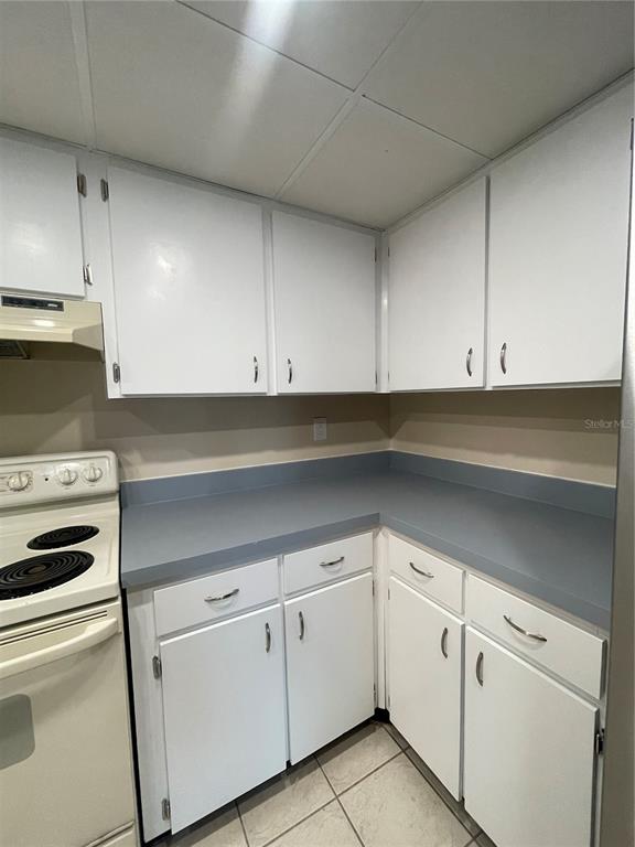 Corner Kitchen Counter
