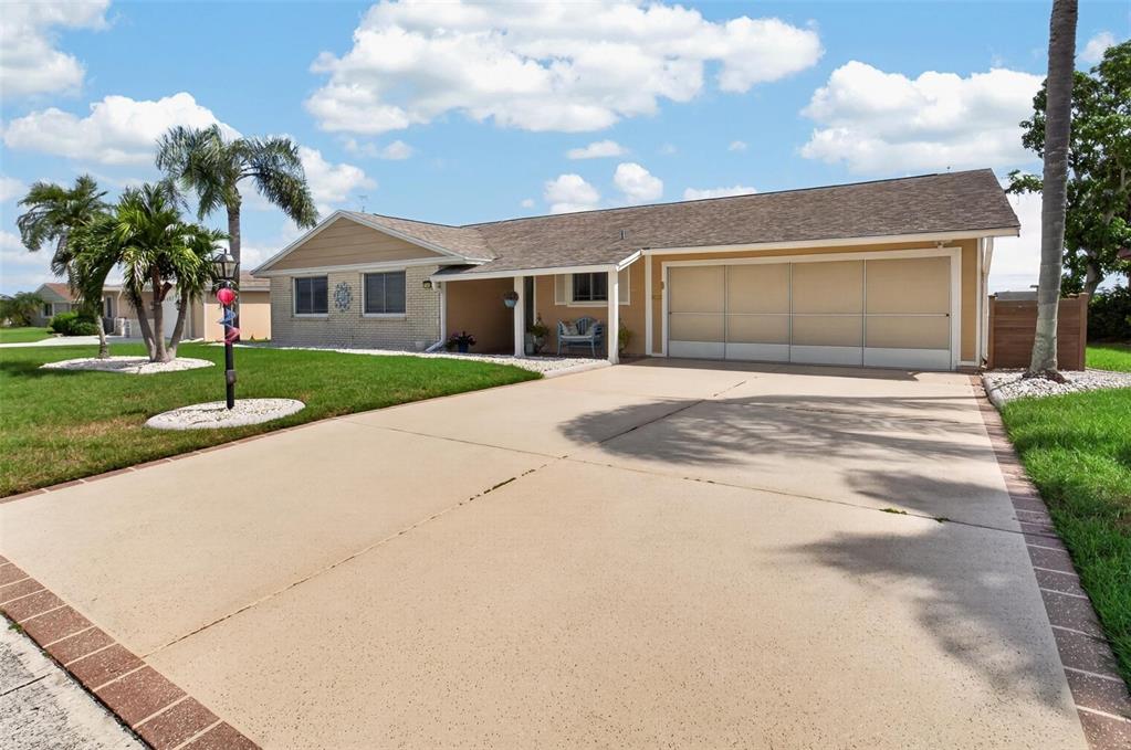 Property for sale at 1003 ANDOVER CIRCLE, SUN CITY CENTER, FL, 33573
