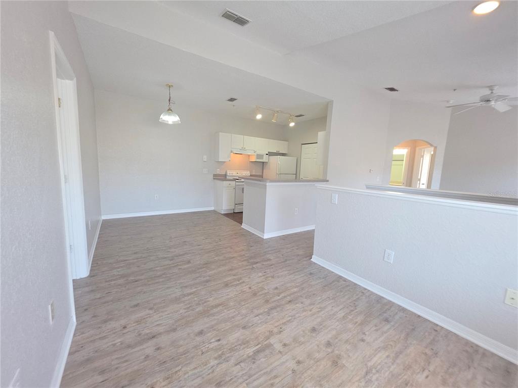 Den/Diining/Kitchen