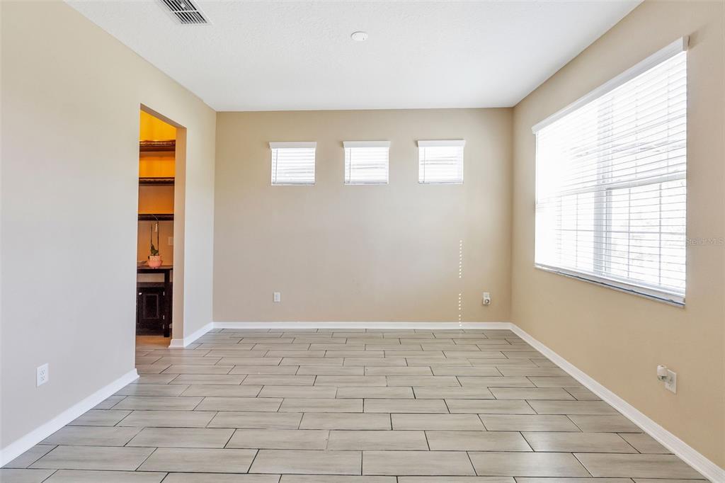 Dining/flex space