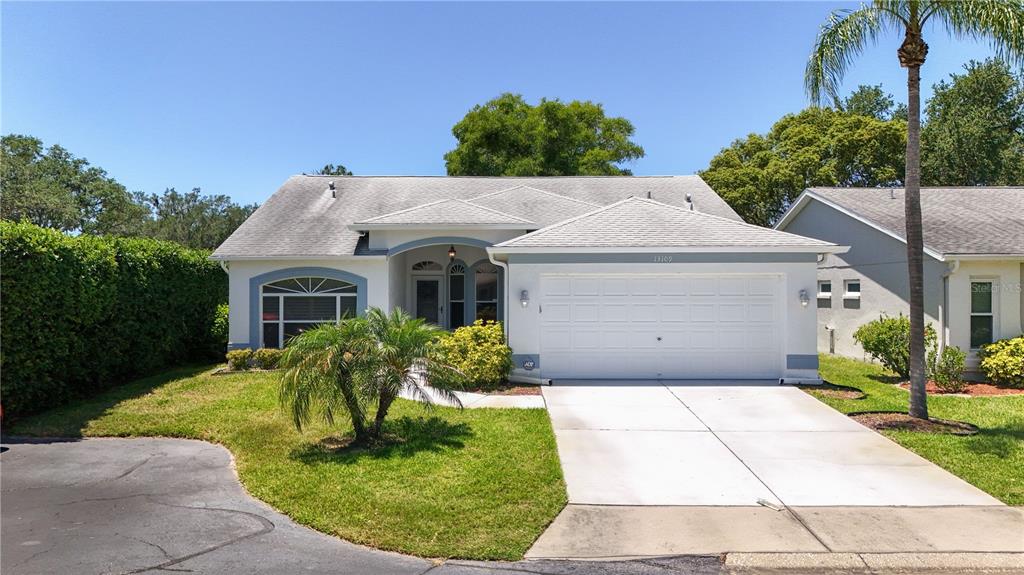 Property for sale at 13109 DOBREE PLACE UNIT 29, RIVERVIEW, FL, 33579