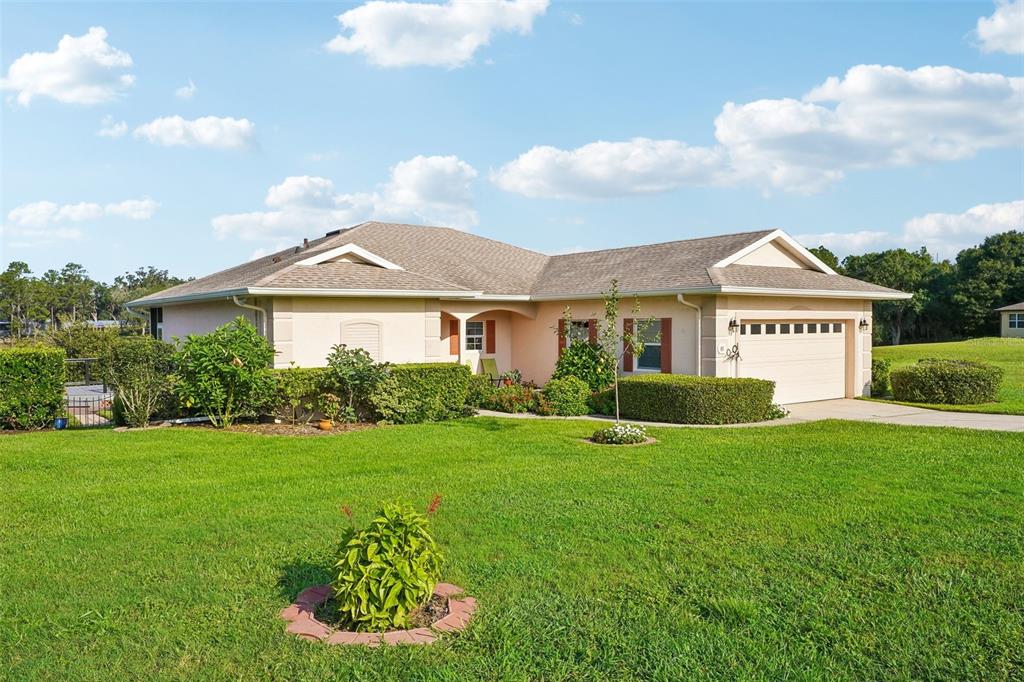 Property for sale at 81 FAIRWAY CIRCLE, UMATILLA, FL, 32784