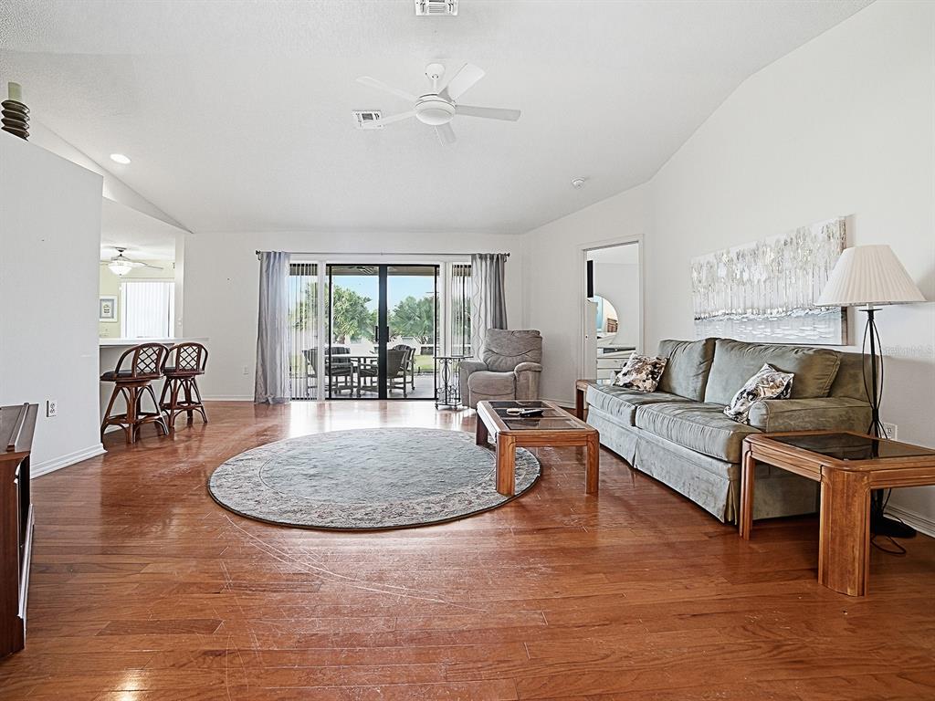 NO CARPET IN THE MAIN LIVING AREA