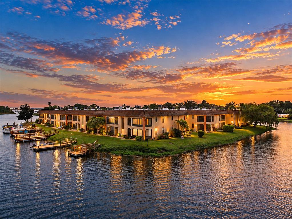 Property for sale at 10142 SEMINOLE ISLAND DRIVE, LARGO, FL, 33773