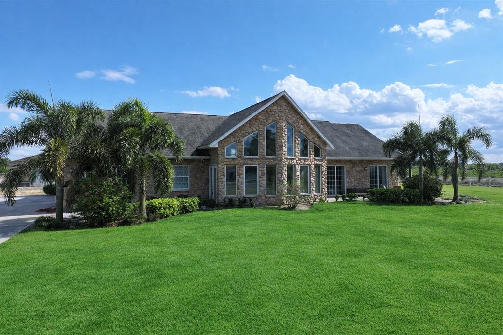 Property for sale at 186 S BEAR POINTE DRIVE, LAKE PLACID, FL, 33852